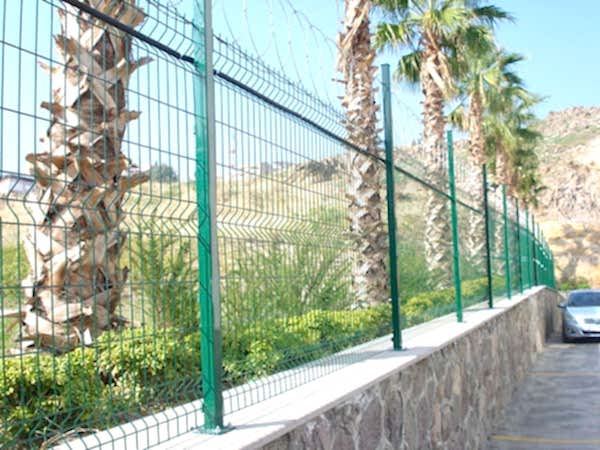 razor wire fences